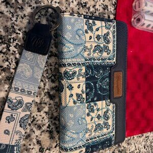 Wrangler PaisleyWallet/Wristlet New w/tag, dust bag